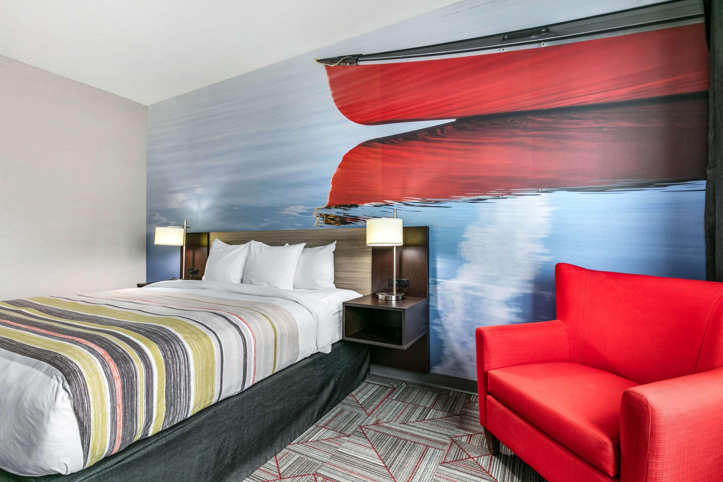 Отель Clarion Pointe Columbus-Bradley Park Экстерьер фото