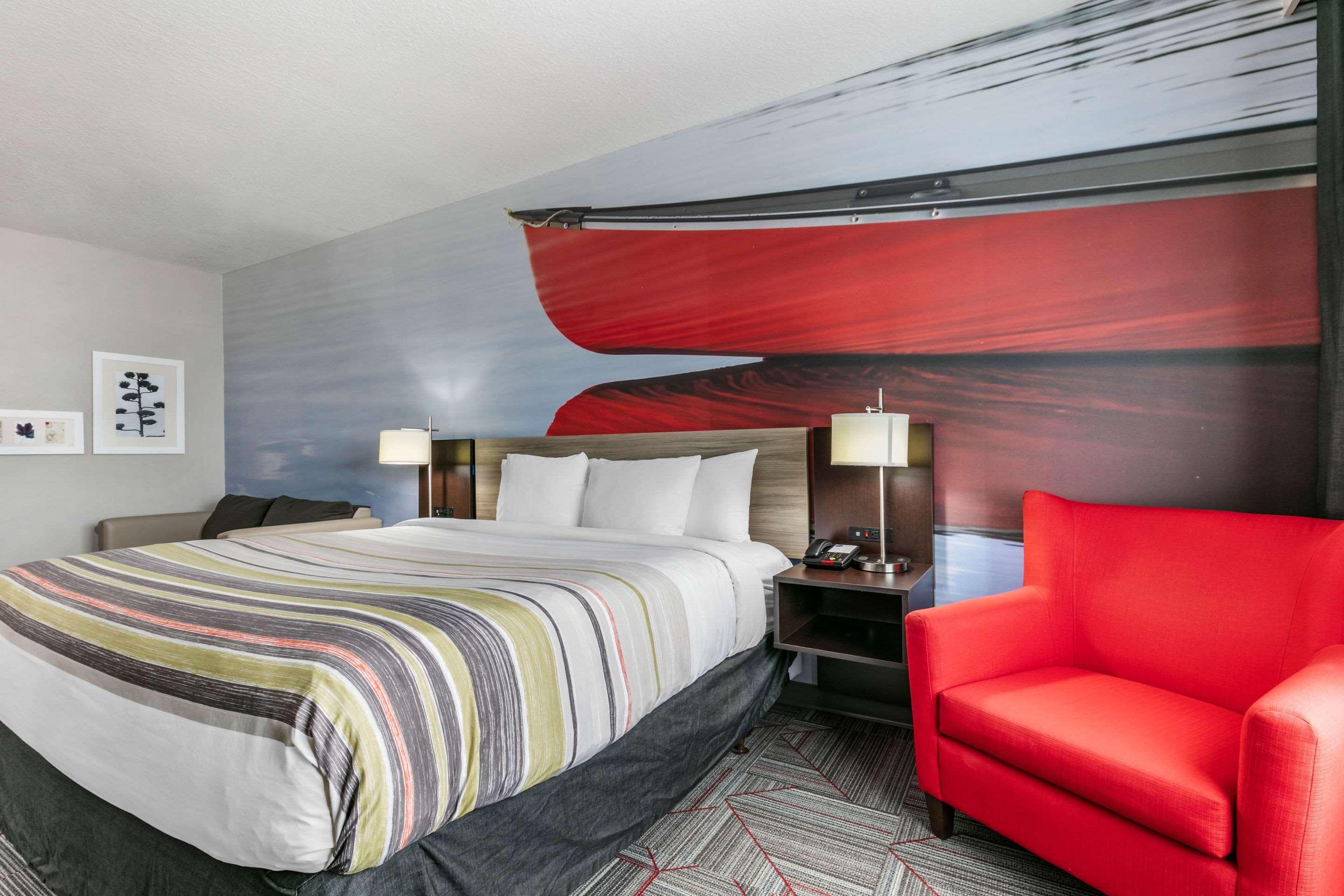 Отель Clarion Pointe Columbus-Bradley Park Экстерьер фото