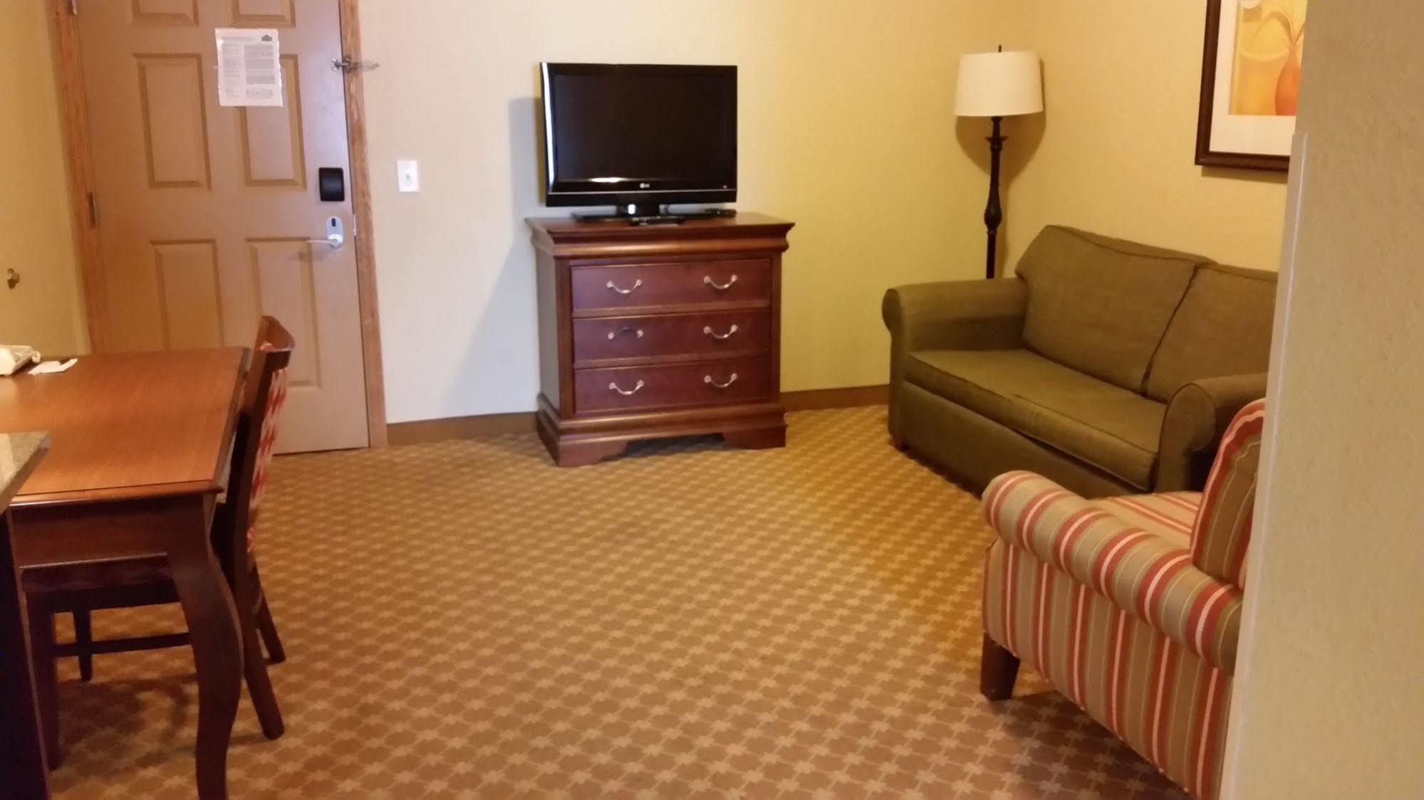 Отель Clarion Pointe Columbus-Bradley Park Экстерьер фото